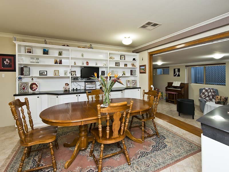 52 Osprey Circle, Ballajura WA 6066