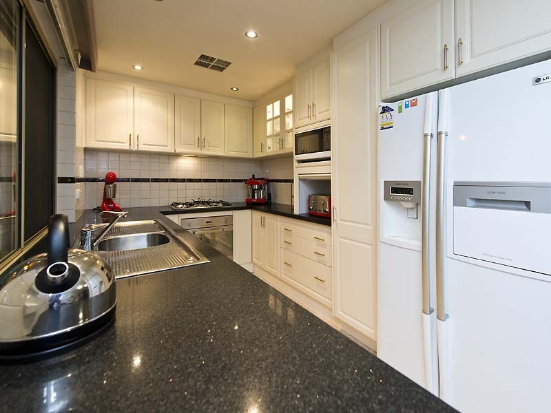 52 Osprey Circle, Ballajura WA 6066