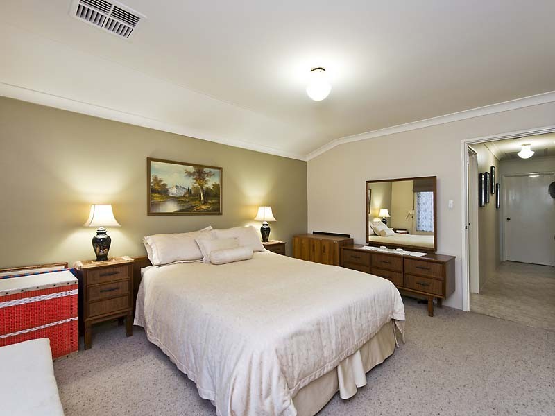 52 Osprey Circle, Ballajura WA 6066