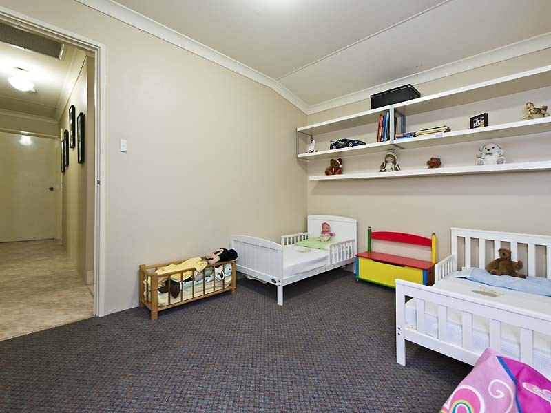 52 Osprey Circle, Ballajura WA 6066