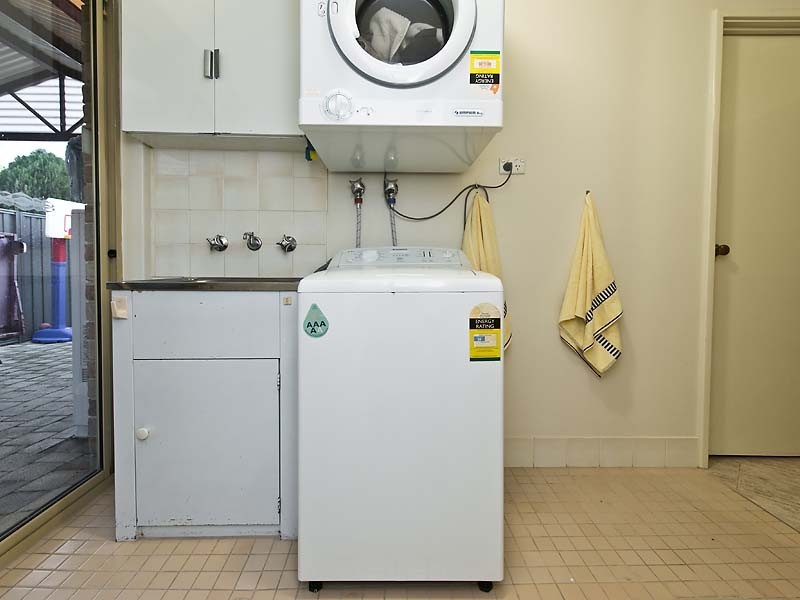 52 Osprey Circle, Ballajura WA 6066