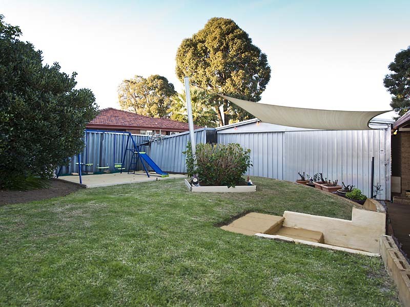 52 Osprey Circle, Ballajura WA 6066