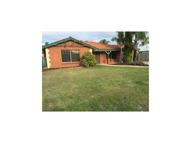 10 Jooleen Way, Thornlie WA 6108
