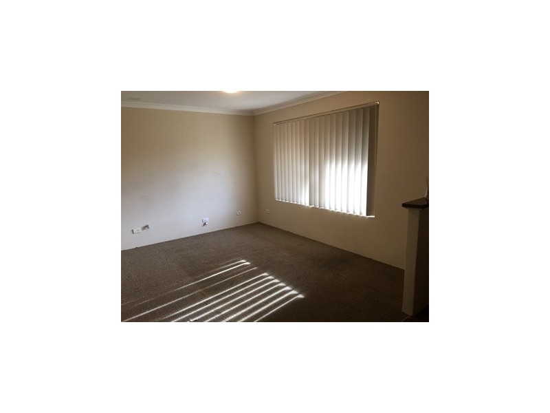 10 Jooleen Way, Thornlie WA 6108