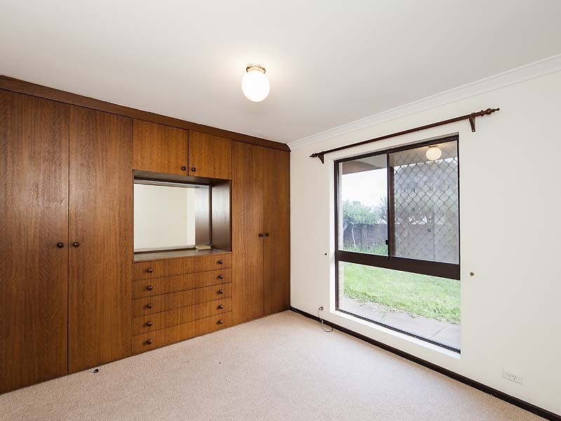 21 Hinkler Street, Kenwick WA 6107