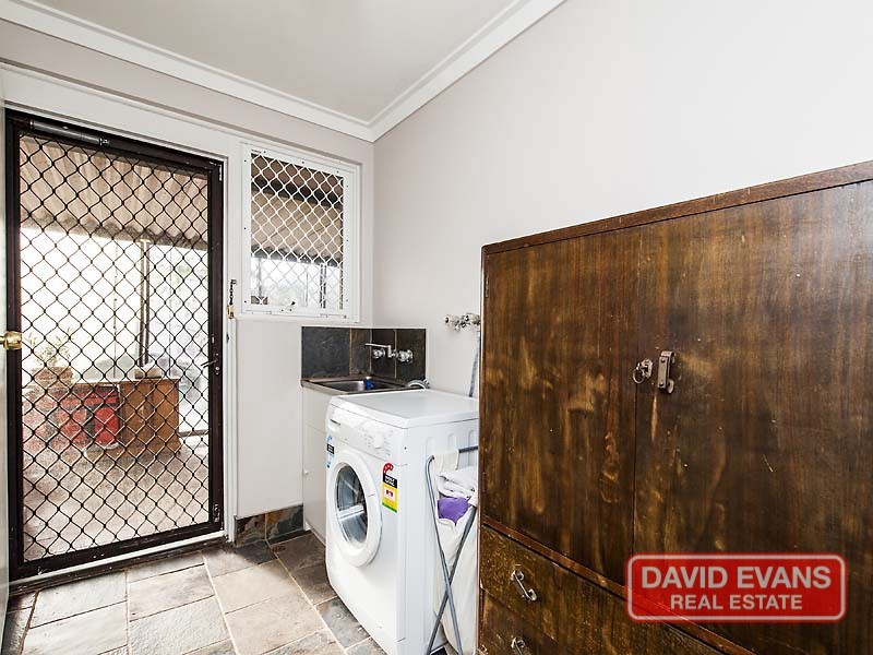 8 Bass Close, East Cannington WA 6107