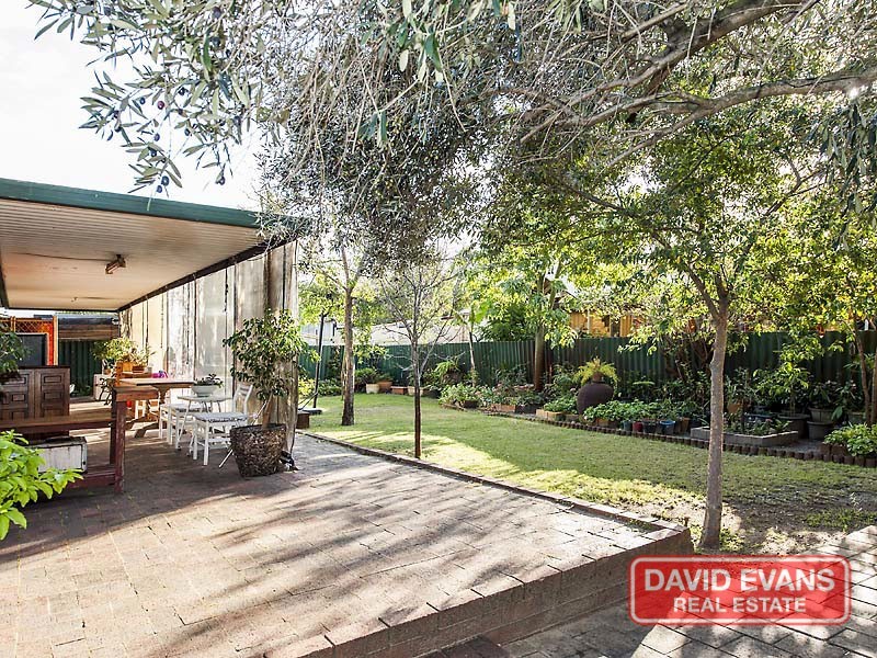 8 Bass Close, East Cannington WA 6107