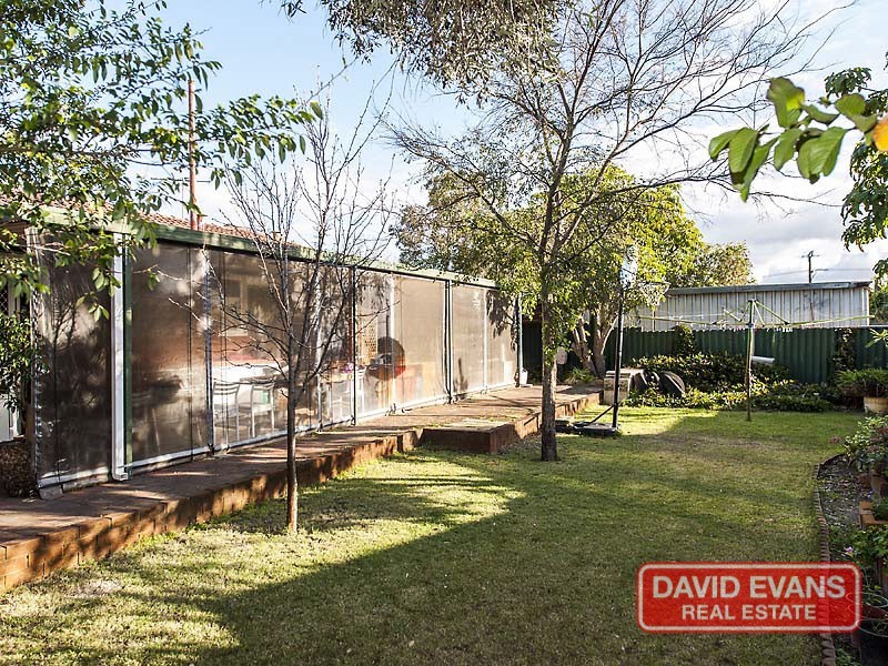 8 Bass Close, East Cannington WA 6107