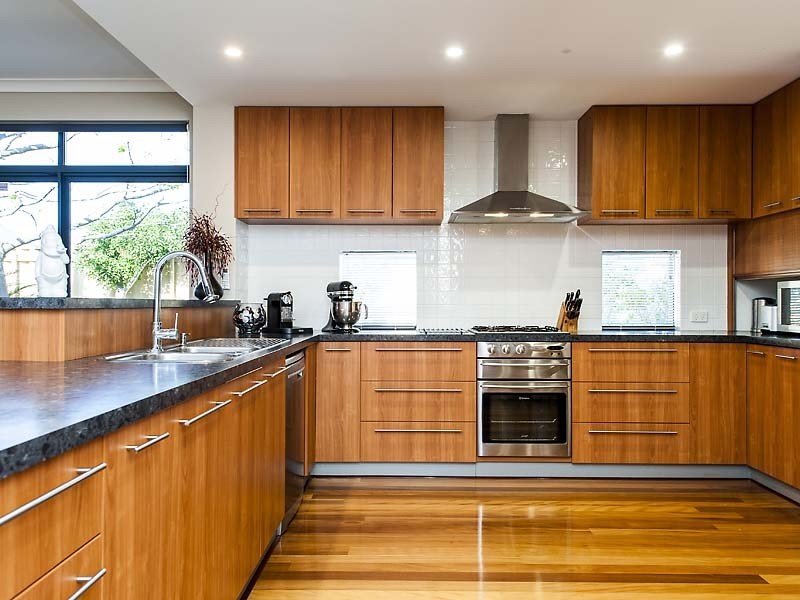 4 Karon Road, Iluka WA 6028