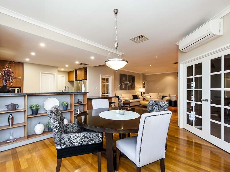 4 Karon Road, Iluka WA 6028