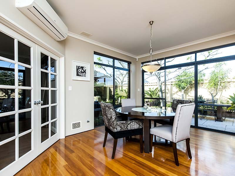 4 Karon Road, Iluka WA 6028