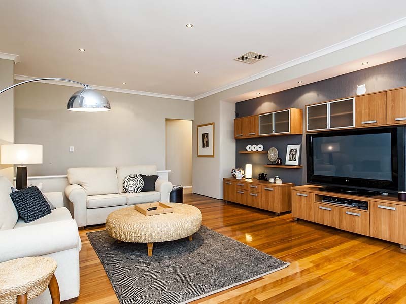 4 Karon Road, Iluka WA 6028