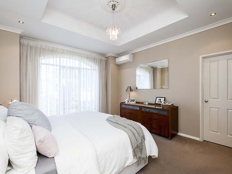 4 Karon Road, Iluka WA 6028