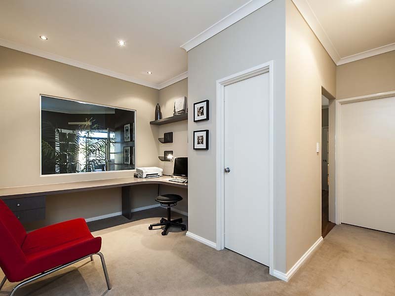 4 Karon Road, Iluka WA 6028