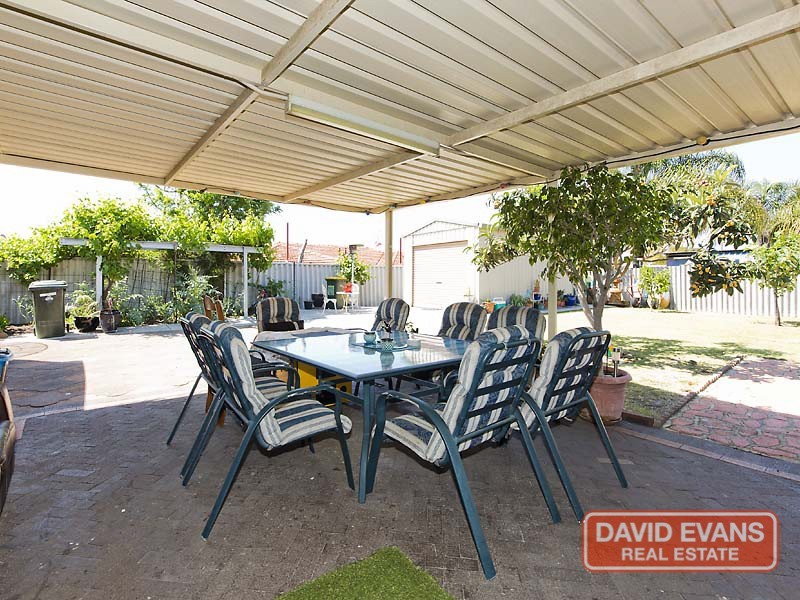 26 Morgan Way, Girrawheen WA 6064