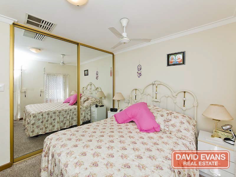 26 Morgan Way, Girrawheen WA 6064