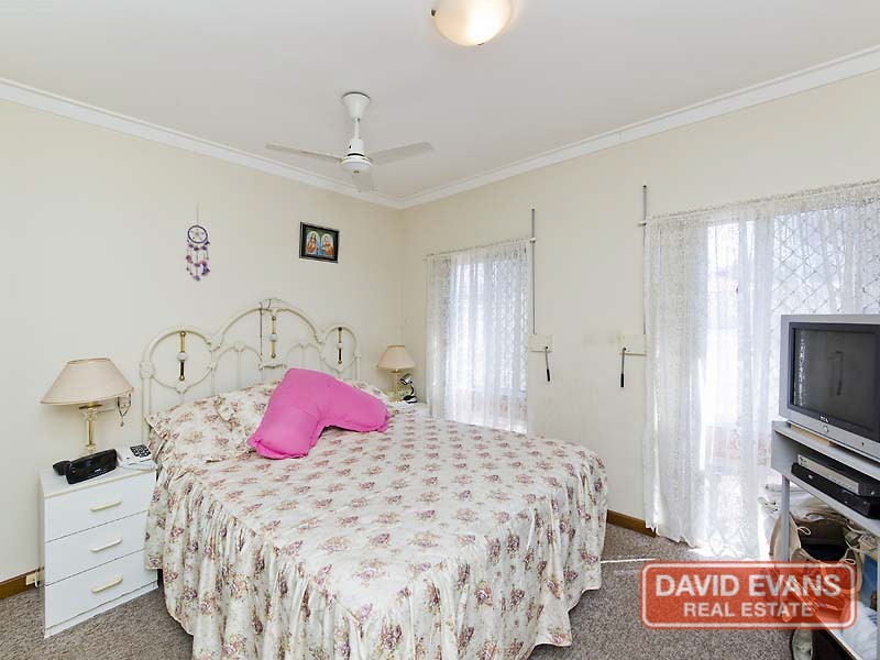 26 Morgan Way, Girrawheen WA 6064