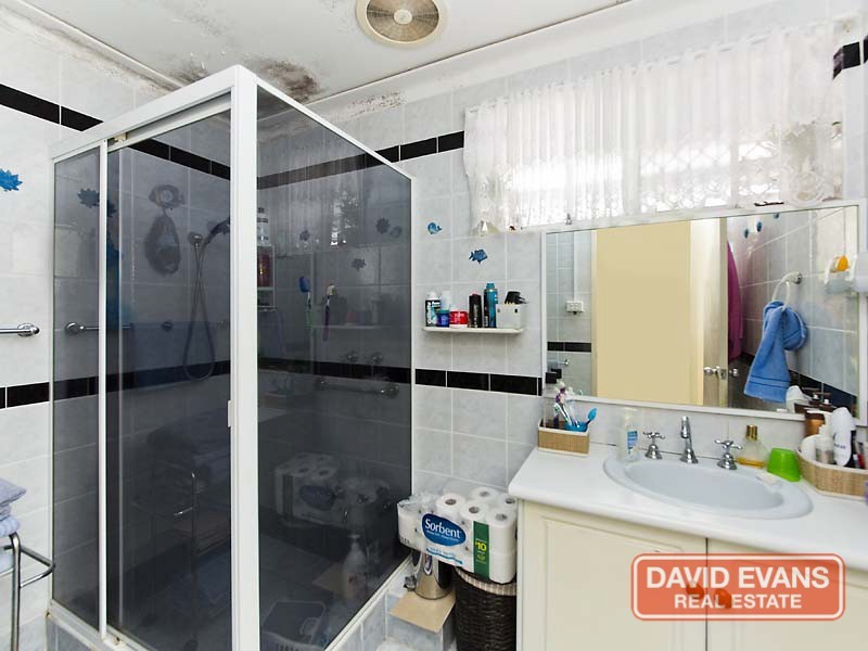 26 Morgan Way, Girrawheen WA 6064