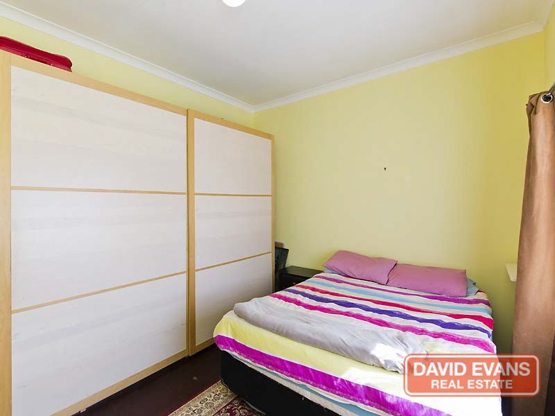 71 Hainsworth Avenue, Girrawheen WA 6064