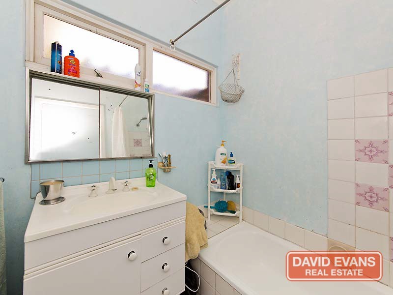 71 Hainsworth Avenue, Girrawheen WA 6064