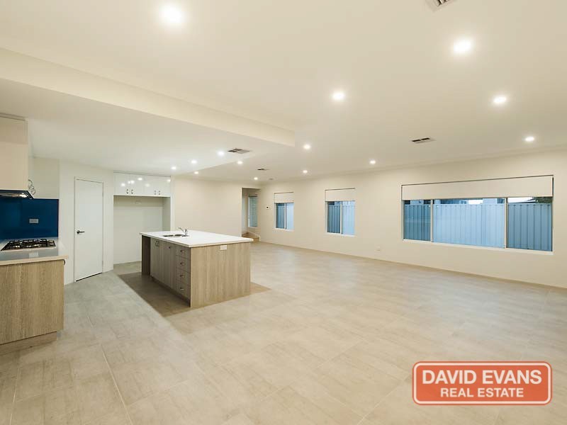 35 Trumpeter Parade, Yanchep WA 6035