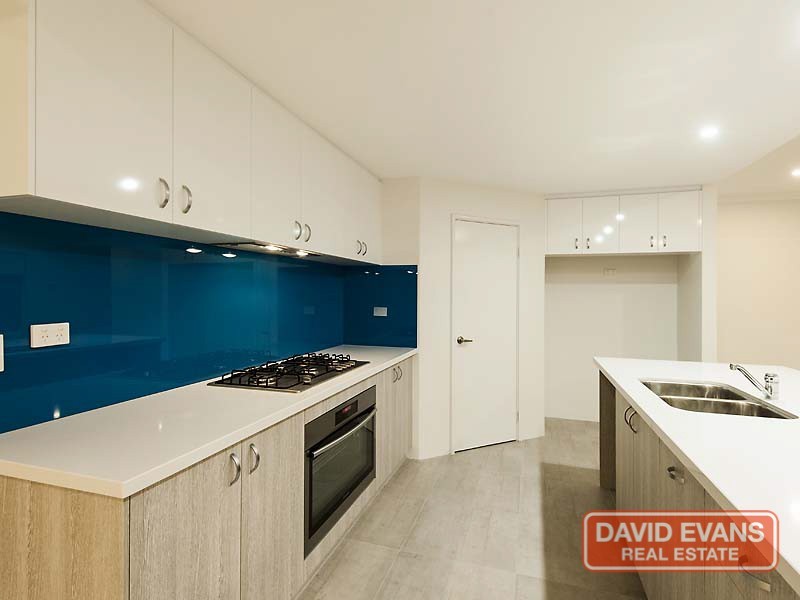 35 Trumpeter Parade, Yanchep WA 6035