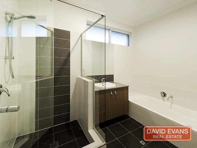 35 Trumpeter Parade, Yanchep WA 6035