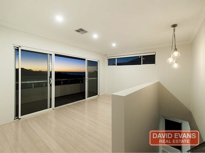 35 Trumpeter Parade, Yanchep WA 6035