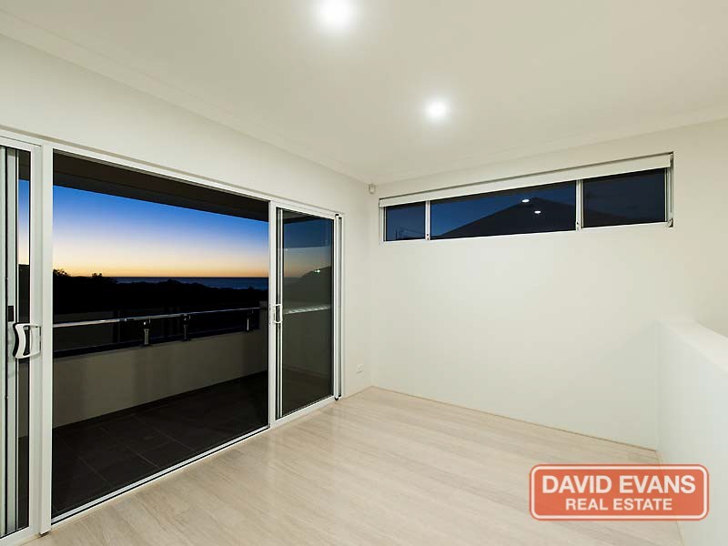 35 Trumpeter Parade, Yanchep WA 6035