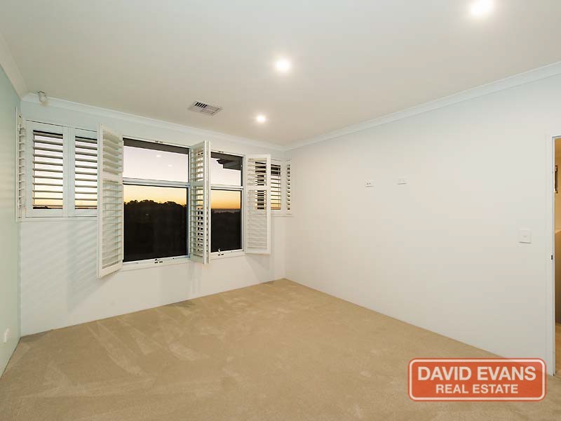 35 Trumpeter Parade, Yanchep WA 6035