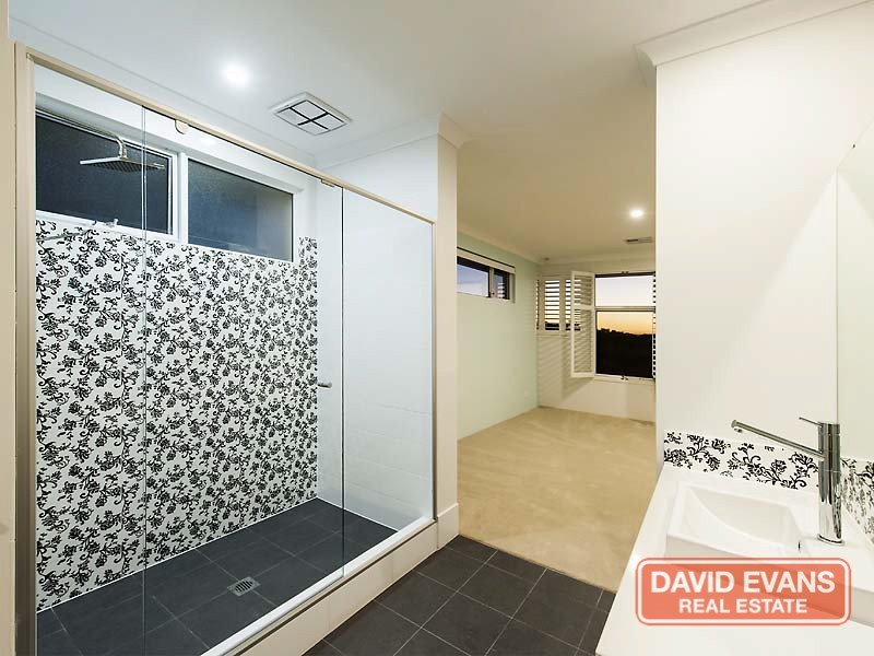 35 Trumpeter Parade, Yanchep WA 6035