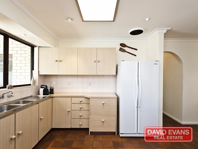 16 Elmton Way, Carine WA 6020