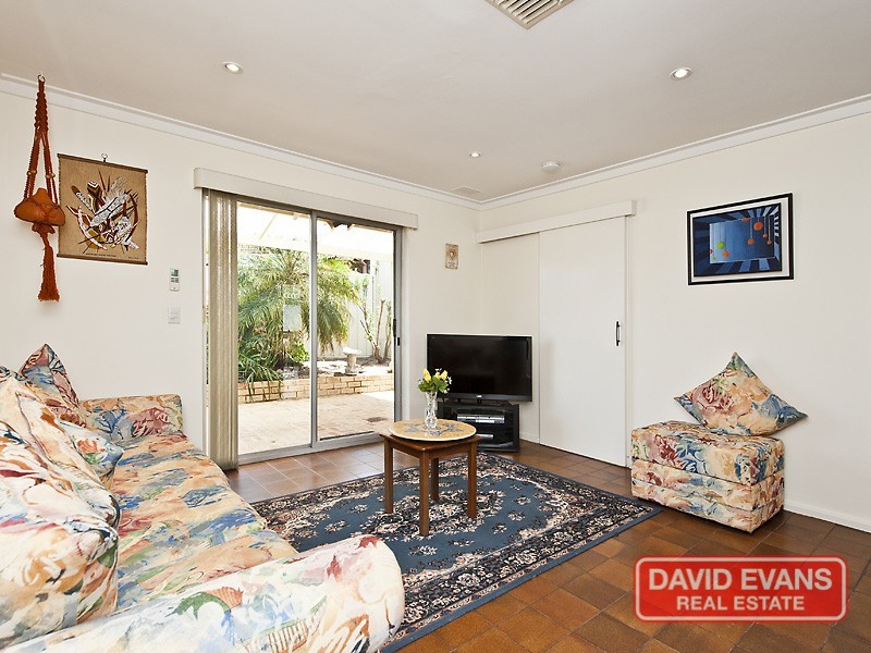 16 Elmton Way, Carine WA 6020