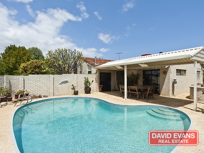 16 Elmton Way, Carine WA 6020