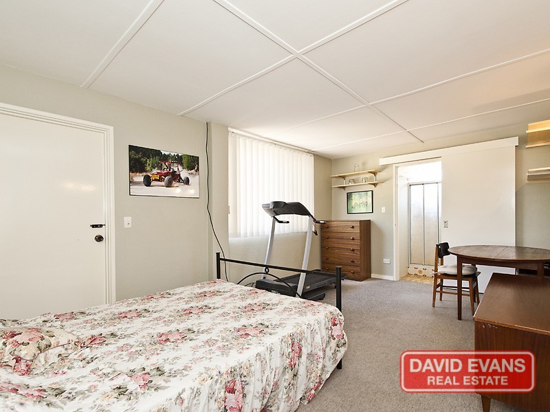 16 Elmton Way, Carine WA 6020