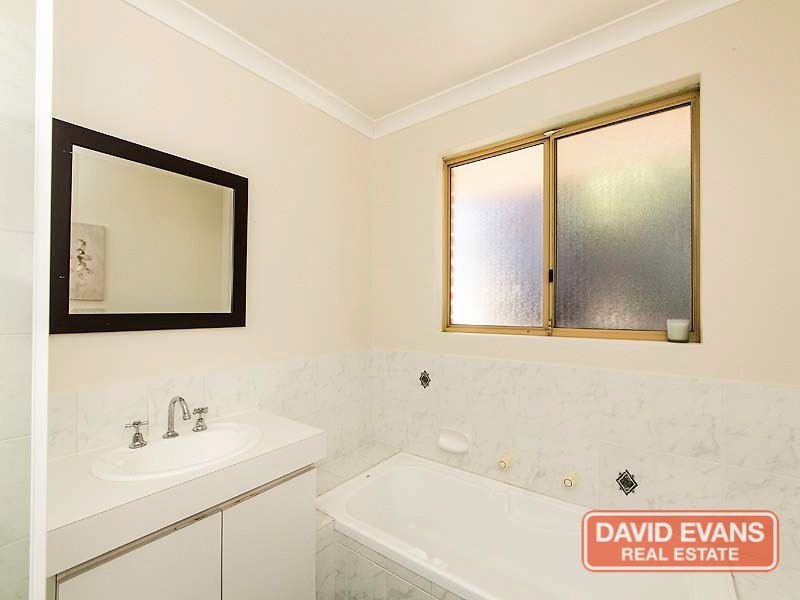 7 Snowy Close, Alexander Heights WA 6064