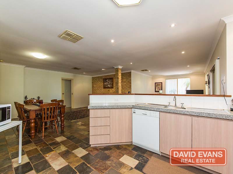 7 Snowy Close, Alexander Heights WA 6064