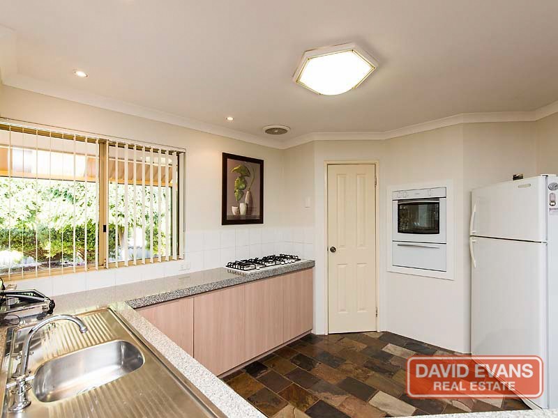 7 Snowy Close, Alexander Heights WA 6064