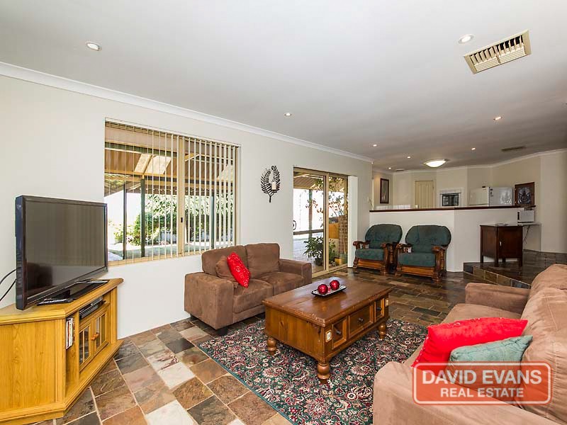 7 Snowy Close, Alexander Heights WA 6064