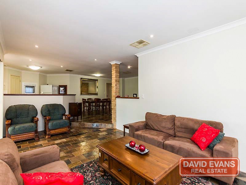 7 Snowy Close, Alexander Heights WA 6064