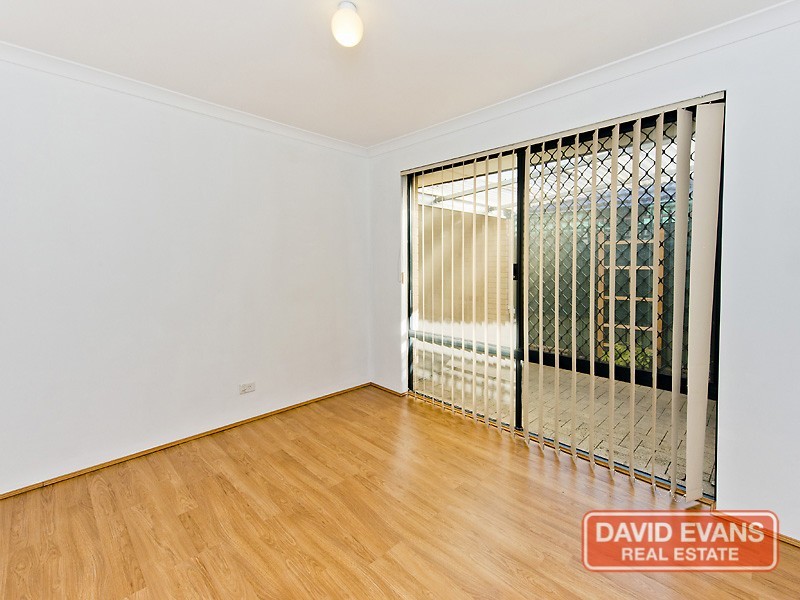 2 Bramley Way, Bibra Lake WA 6163