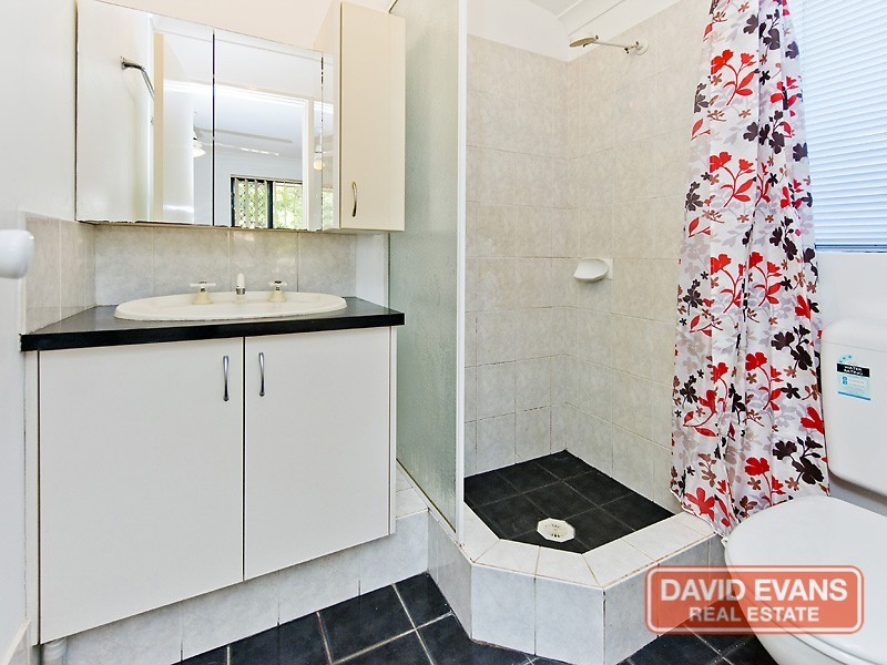 2 Bramley Way, Bibra Lake WA 6163