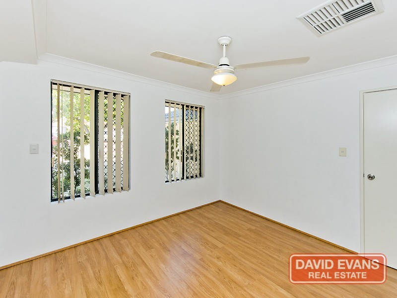 2 Bramley Way, Bibra Lake WA 6163