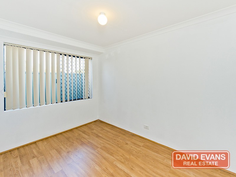2 Bramley Way, Bibra Lake WA 6163