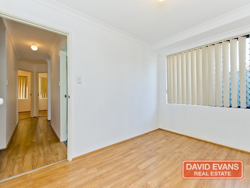 2 Bramley Way, Bibra Lake WA 6163