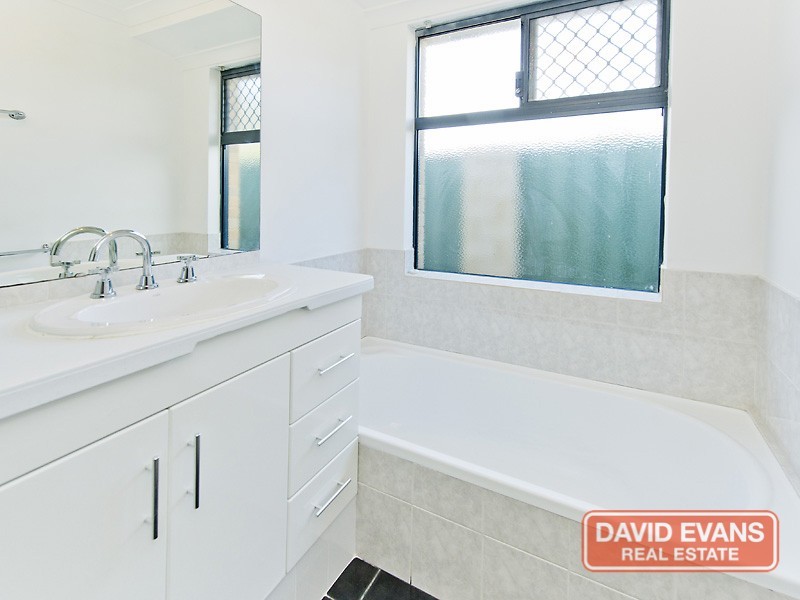 2 Bramley Way, Bibra Lake WA 6163