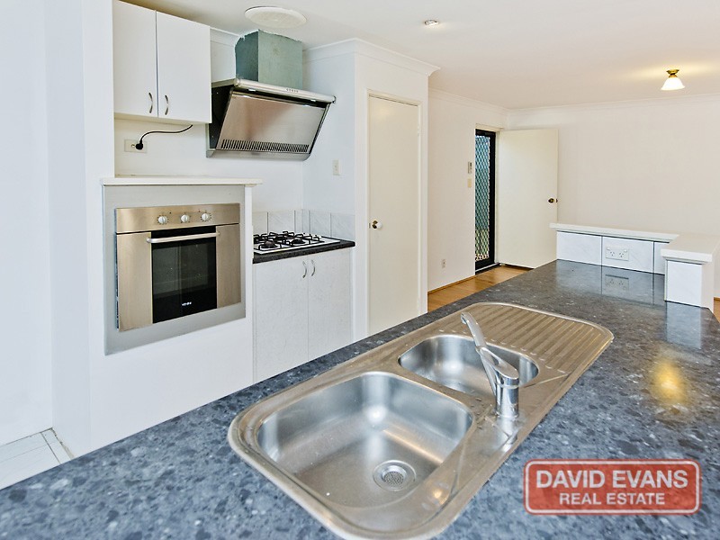 2 Bramley Way, Bibra Lake WA 6163