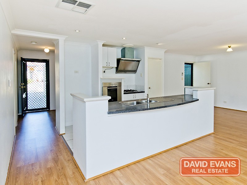 2 Bramley Way, Bibra Lake WA 6163