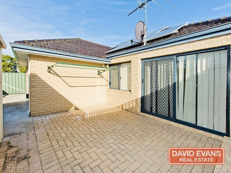 2 Bramley Way, Bibra Lake WA 6163