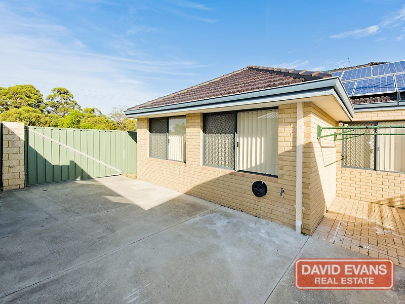 2 Bramley Way, Bibra Lake WA 6163